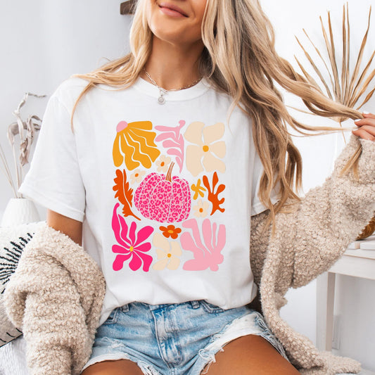 Pink Leopard Pumpkin & Floral Fall Graphic Tee – Retro Autumn T-Shirt