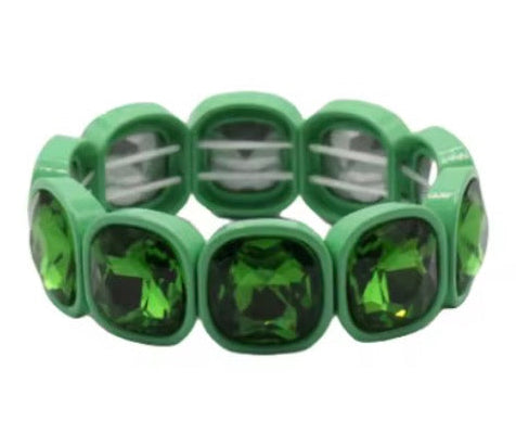 Green chunky gemstone stretch bracelet with emerald-style rhinestones
